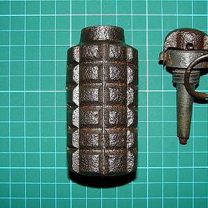 Spanish "Universal" hand grenade, with 1916 Billant fuze
