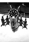 paniers de roquettes MATRA explosives LR 181 (18 roquettes de 37 mm) et roquettes fumigènes.gif