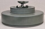 07 - UKA-63 anti-tank mine with NHG-63 pressure fuze backside.jpg