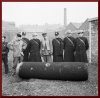 Eine entschärfte deutsche 1000kg Luftmine in Glasgow am 18. März 1941.jpeg Eine entschärfte deutsche 1000kg Luftmine in Glasgow am 18. März 1941.jpeg