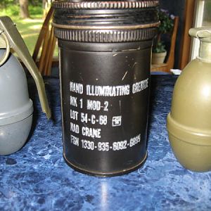 MK I Ilumination Grenades  and shipping can