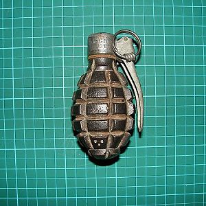 Polish wz.33 Obronny grenade with wz.GR.31 fuze