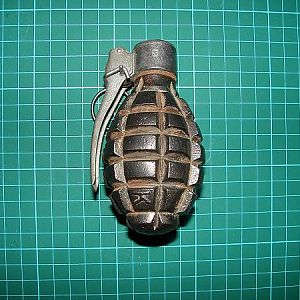 Polish wz.33 Obronny grenade with wz.GR.31 fuze