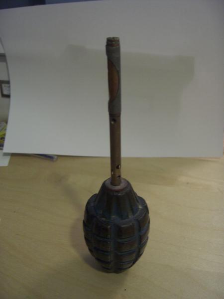 Chemical delay firing device M1