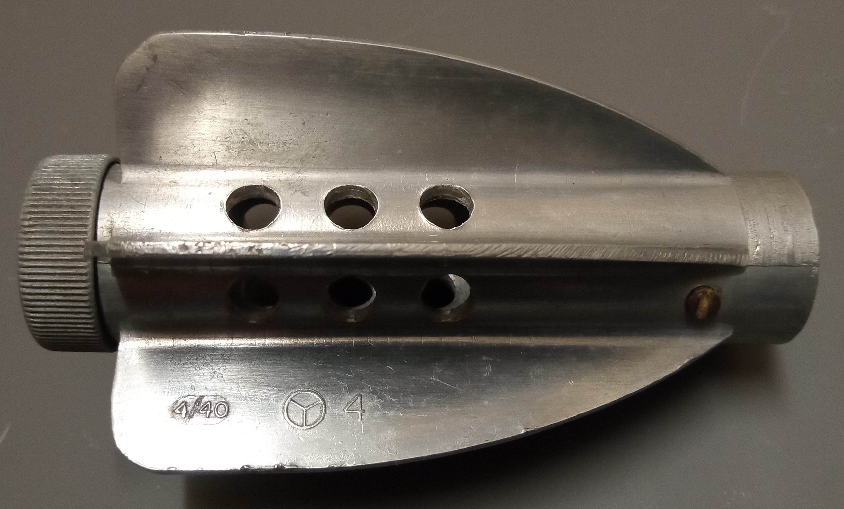 No1 fins 4/40 Lucas logo 4.