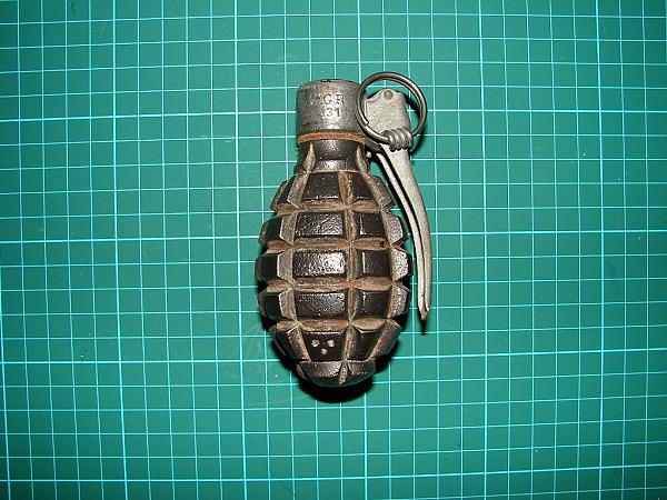 Polish wz.33 Obronny grenade with wz.GR.31 fuze